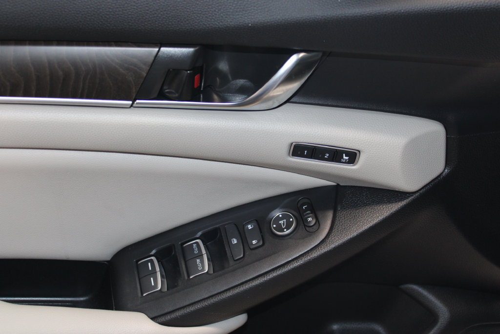 Used 2021 Honda Accord EX-L image 6