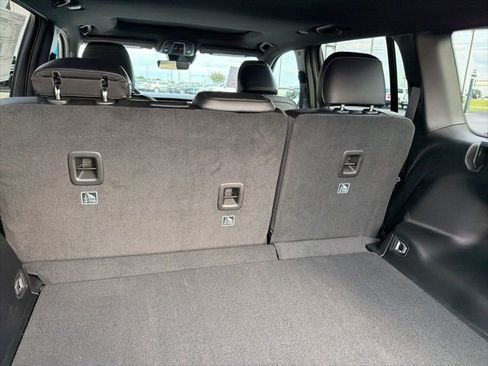 New 2025 Jeep Grand Cherokee Altitude image 25