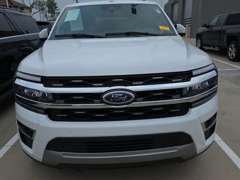 Used 2024 Ford Expedition Limited image 1
