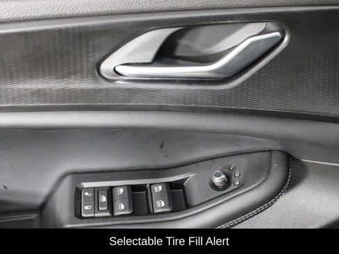 New 2025 Jeep Grand Cherokee Altitude image 17