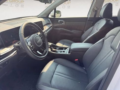 Used 2025 Kia Sorento S AWD/4WD image 9