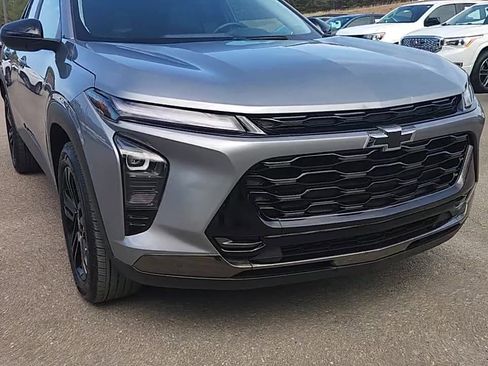 Used 2024 Chevrolet Trax ACTIV w/ Sunroof Package image 1