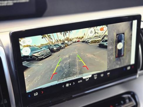 Used 2025 Ford Expedition Active image 26