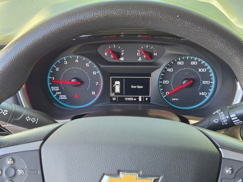 Certified 2021 Chevrolet Traverse LS FWD image 32
