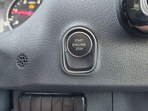 Used 2025 Mercedes-Benz Sprinter 4500 image 17