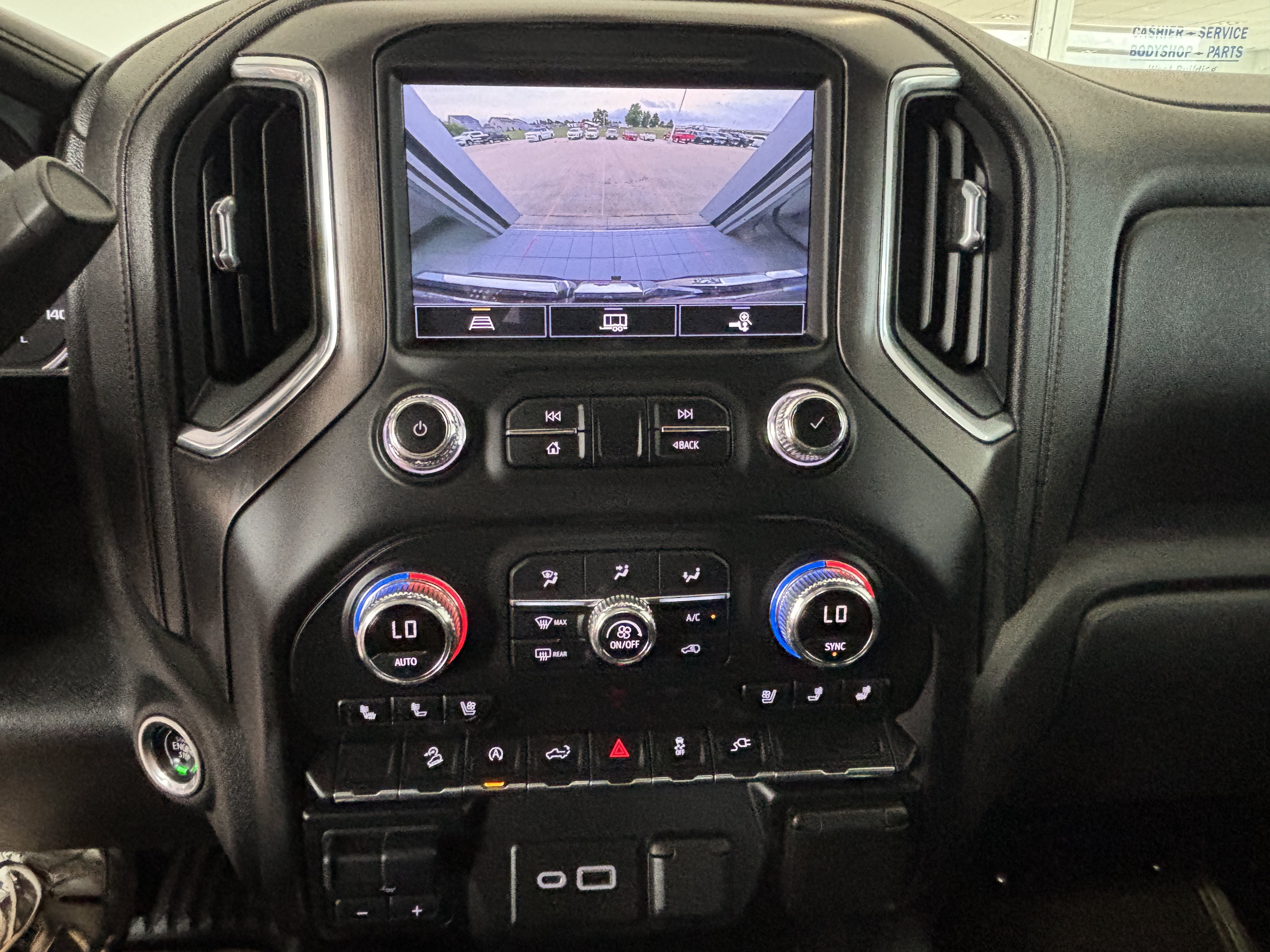 Used 2021 GMC Sierra 1500 AT4 w/ AT4 Preferred Package AWD/4WD image 15