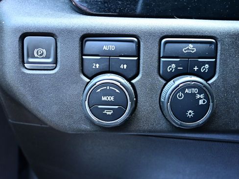 Used 2024 Chevrolet Silverado 1500 LT AWD/4WD image 23