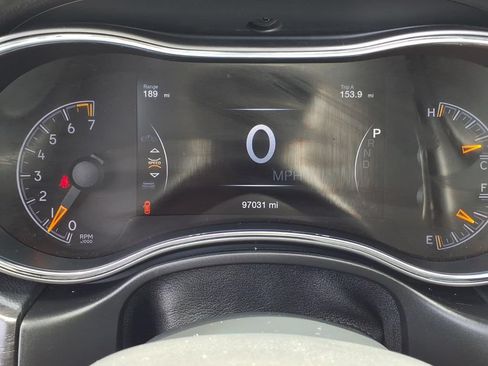 Used 2018 Jeep Grand Cherokee Altitude AWD/4WD image 6