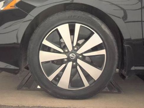 Used 2021 Nissan Altima 2.5 SV w/ SV Premium Package AWD/4WD image 10