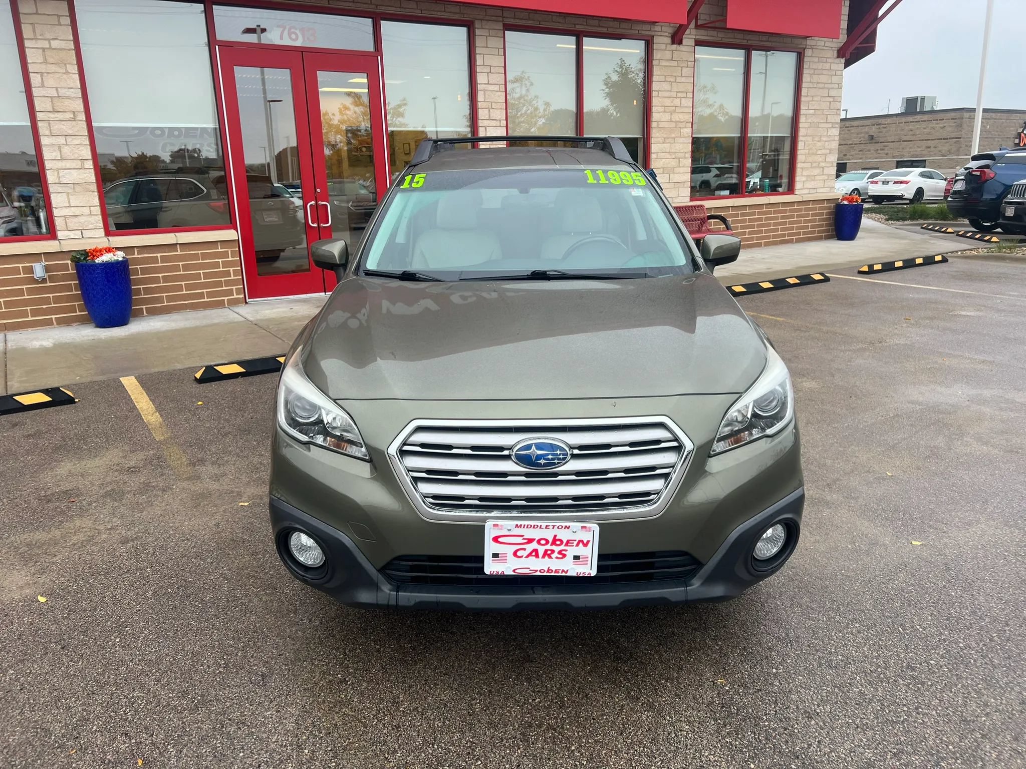 Used 2015 Subaru Outback 2.5i Premium AWD/4WD image 2