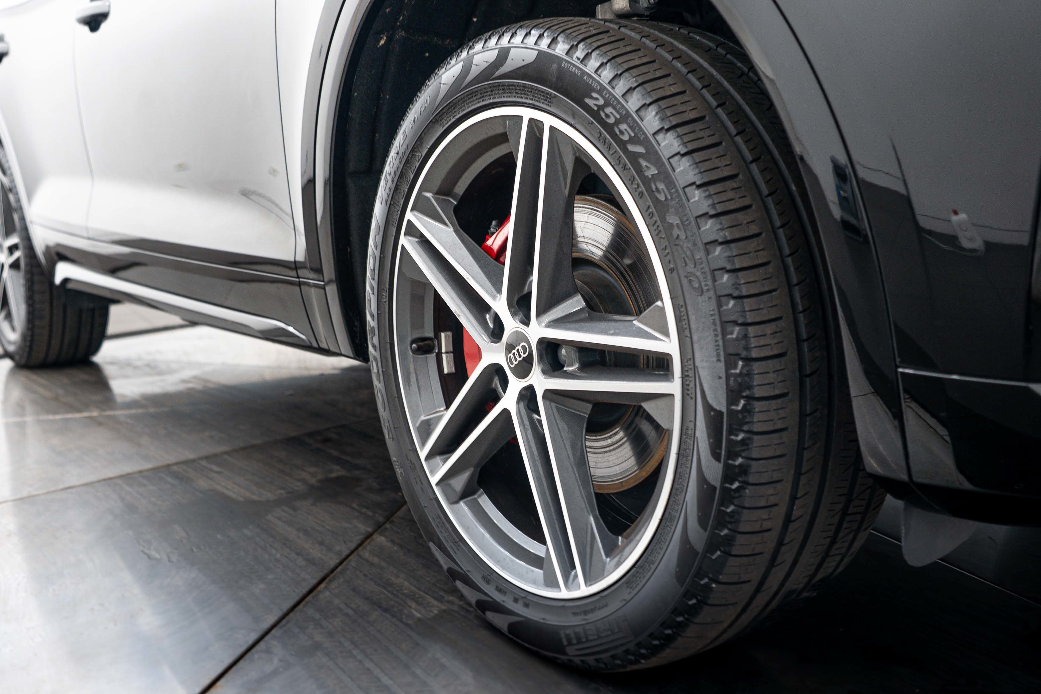 Certified 2024 Audi Q5 e Premium Plus AWD/4WD image 23