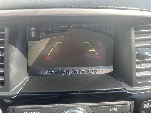 Used 2020 Nissan Pathfinder S AWD/4WD image 16