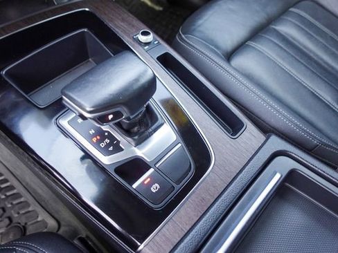 Used 2021 Audi Q5 2.0T Premium w/ Convenience Package image 21