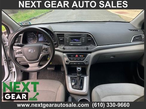 Used 2017 Hyundai Elantra SE FWD image 11