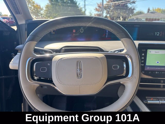 Used 2024 Lincoln Nautilus Premier AWD/4WD image 15