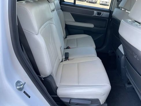 Used 2025 Hyundai Santa Fe SEL AWD/4WD image 17