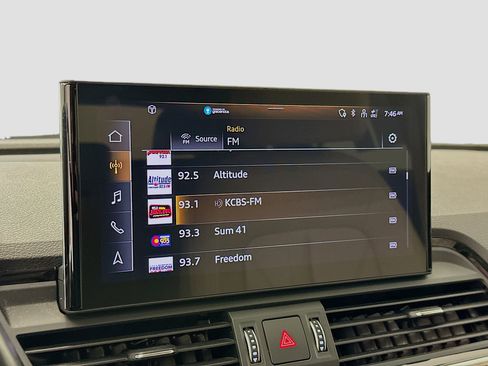 Used 2023 Audi Q5 2.0T Premium w/ Convenience Package image 21