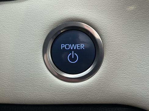 Used 2024 Toyota Tundra Capstone AWD/4WD image 30
