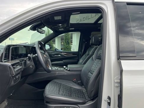 Used 2024 Cadillac Escalade ESV Sport Platinum AWD/4WD image 11
