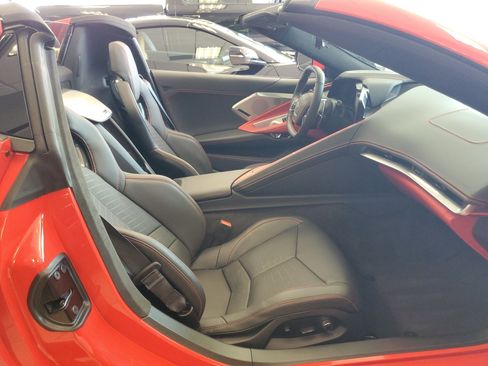 Used 2022 Chevrolet Corvette Stingray Premium Conv w/ Z51 Performance Package RWD image 9