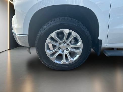Used 2024 Chevrolet Silverado 1500 LTZ AWD/4WD image 10