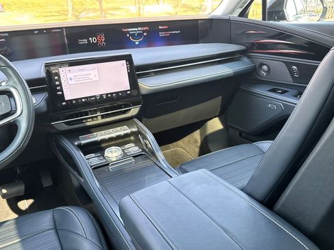 Used 2024 Lincoln Nautilus Reserve w/ Equipment Group 202A image 31