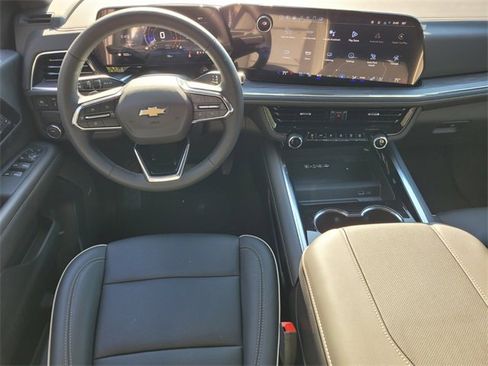 New 2025 Chevrolet Suburban Premier image 19