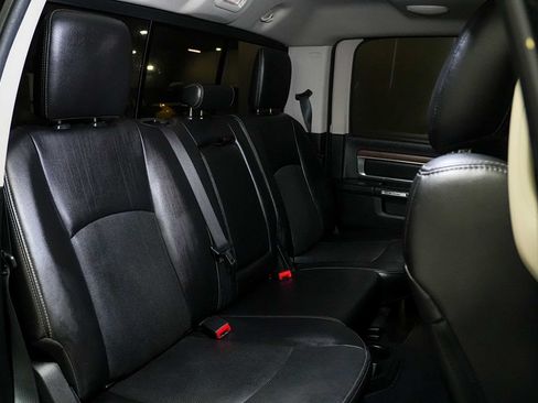 Used 2016 RAM 1500 Laramie AWD/4WD image 18