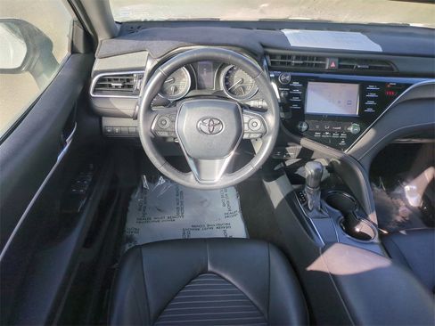 Used 2018 Toyota Camry SE image 18