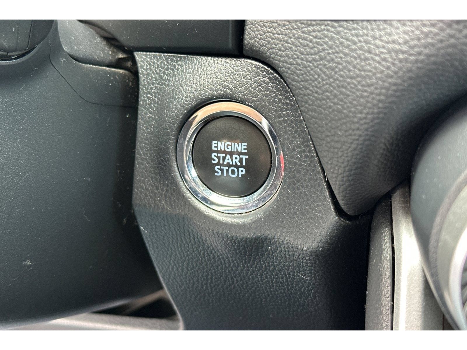 Used 2022 Toyota RAV4 XLE Premium FWD image 25