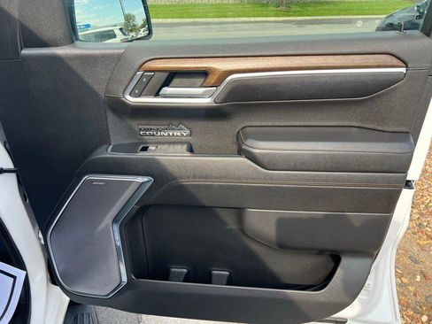 Used 2023 Chevrolet Silverado 1500 High Country w/ Technology Package image 28