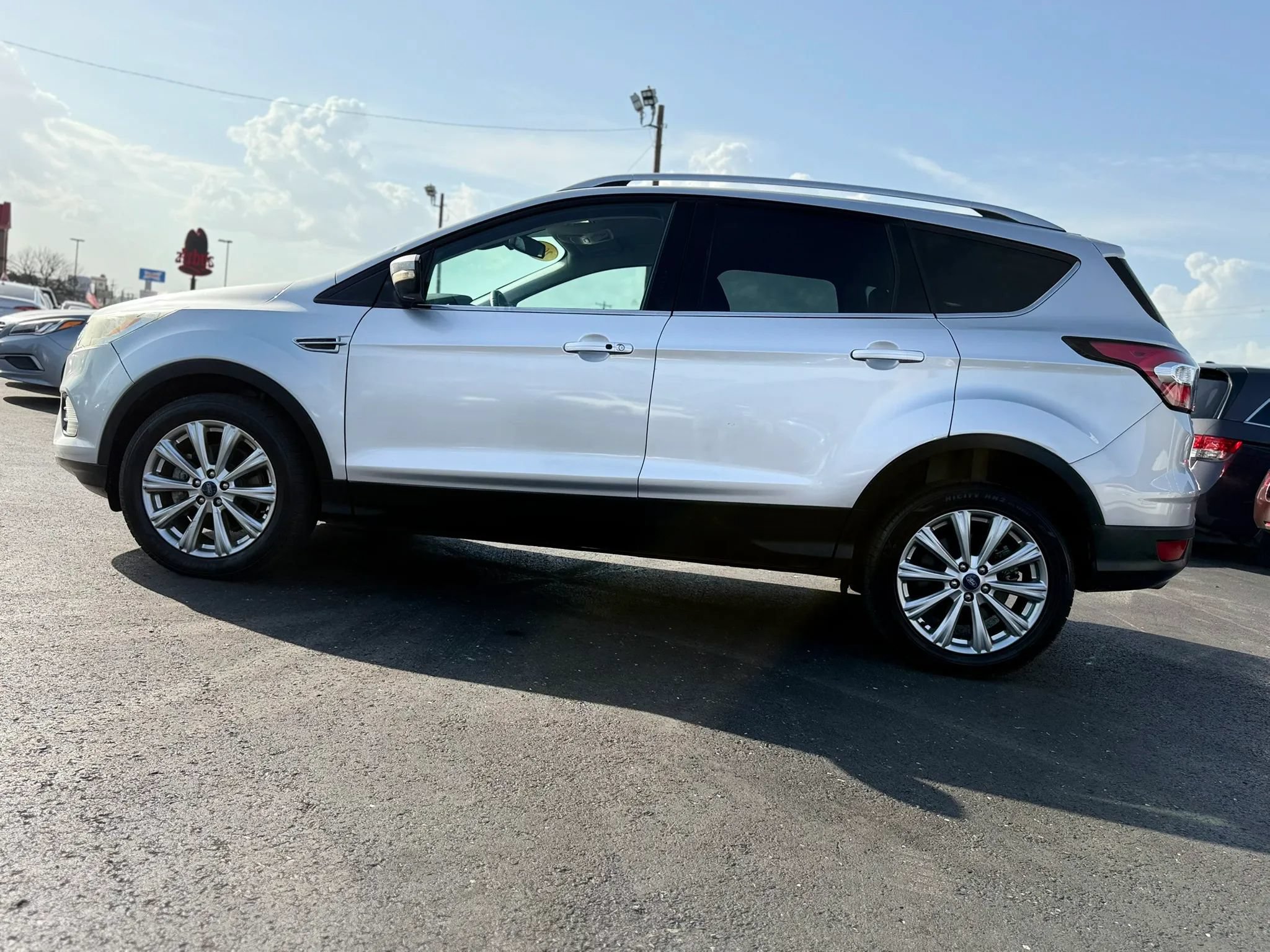 Used 2017 Ford Escape Titanium FWD image 6