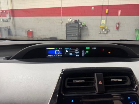 Used 2016 Toyota Prius Two FWD image 10