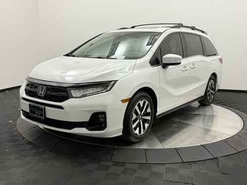 Used 2025 Honda Odyssey EX-L image 3