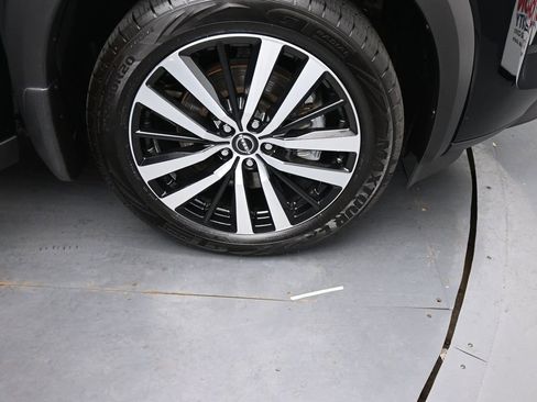 Used 2024 Nissan Pathfinder Platinum w/ Cargo Package image 13