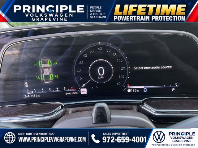 Used 2023 Cadillac Escalade ESV Sport Platinum w/ LPO, ONYX Package AWD/4WD image 18