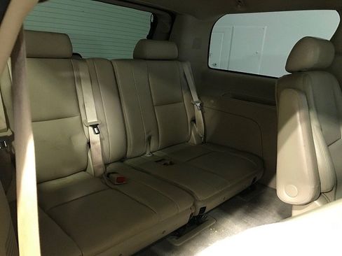 Used 2010 Cadillac Escalade Premium AWD/4WD image 20