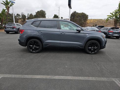 Used 2022 Volkswagen Taos SE AWD/4WD image 4