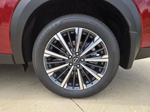 New 2026 Nissan Pathfinder Platinum AWD/4WD image 9