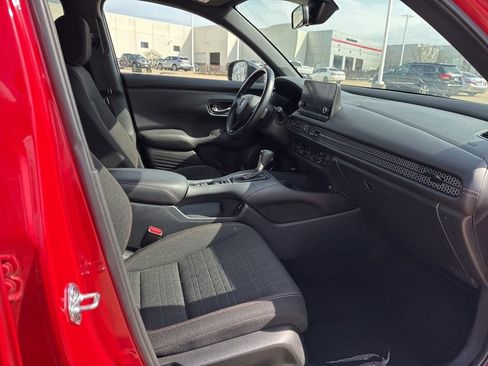Used 2025 Honda HR-V Sport image 17