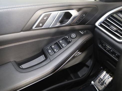 Used 2023 BMW X5 xDrive40i w/ M Sport Package image 32