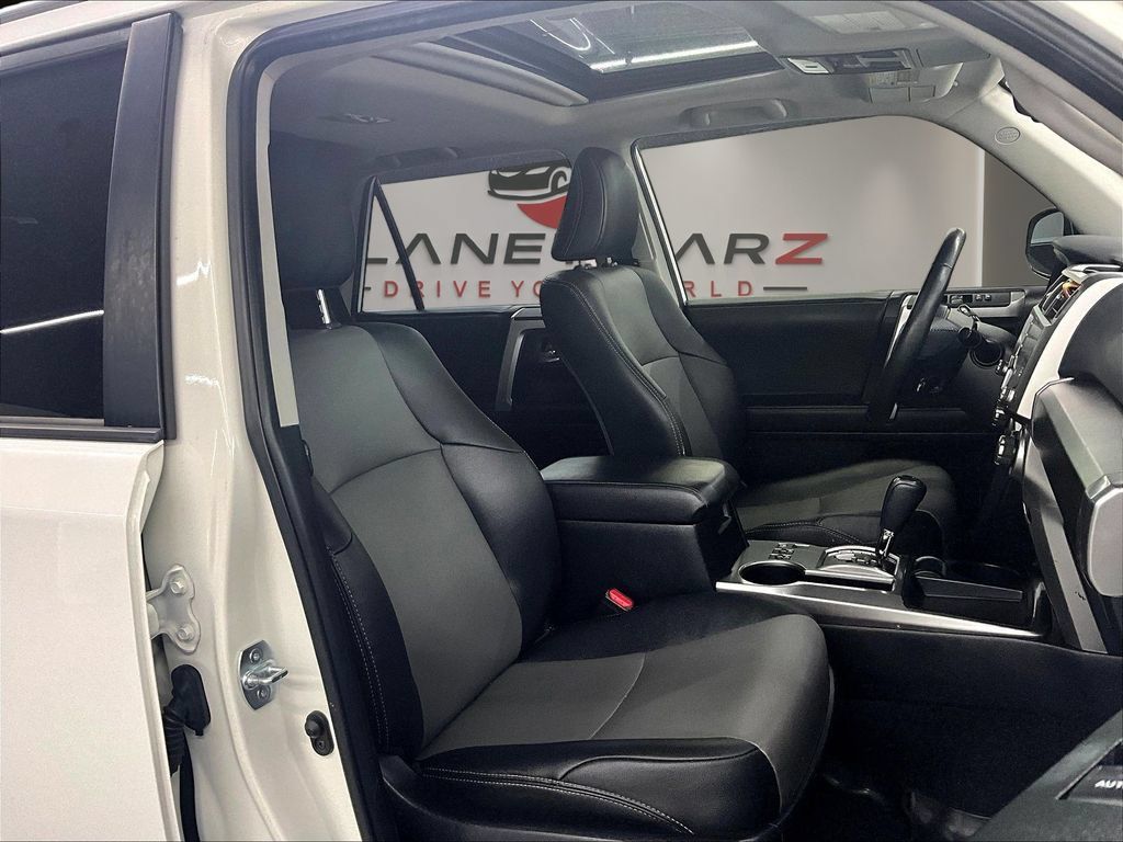 Used 2021 Toyota 4Runner SR5 Premium w/ Moonroof Package RWD image 32