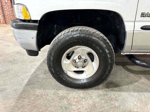 Used 2001 Dodge Ram 1500 Truck ST image 22