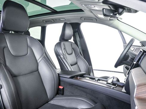 Certified 2023 Volvo XC60 B5 Ultimate w/ Climate Package FWD image 25
