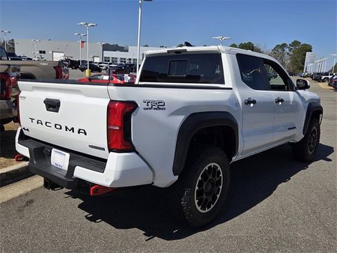Used 2025 Toyota Tacoma TRD Off-Road w/ TRD Off Road Upgrade Package image 12