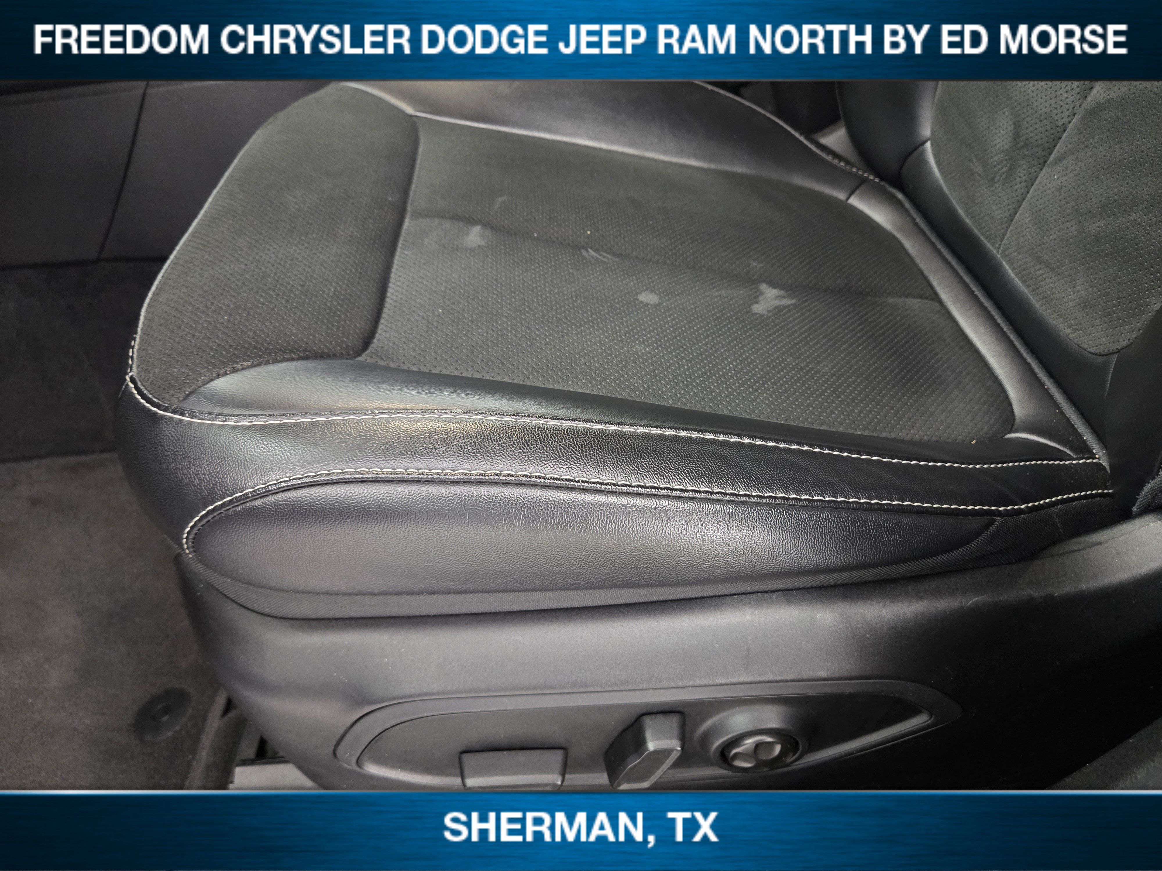 Used 2025 Jeep Grand Cherokee Altitude AWD/4WD image 18