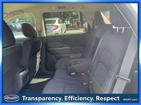 Certified 2024 Nissan Pathfinder SV image 12