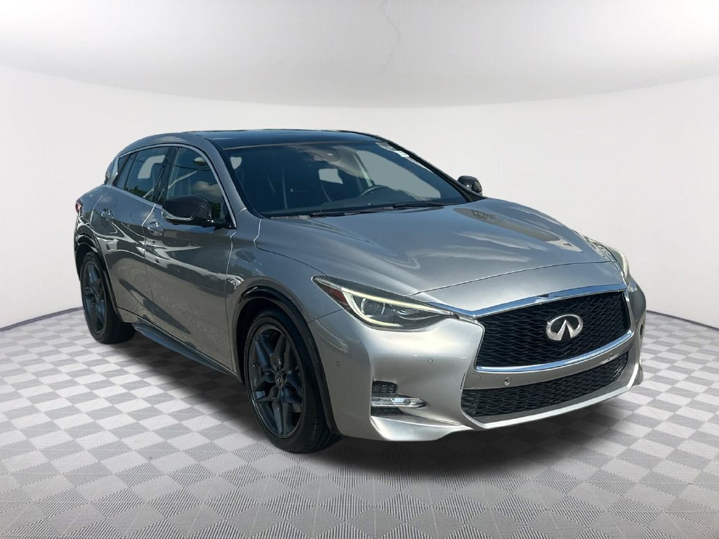 Used 2018 INFINITI QX30 Sport w/ Sport Leather Package FWD image 3