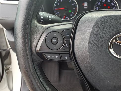 Used 2021 Toyota RAV4 XLE AWD/4WD image 31