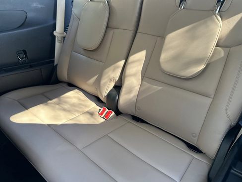 Used 2021 Ford Explorer Limited w/ Equipment Group 301A AWD/4WD image 16